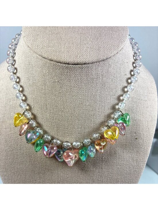 unbranded Jewelry - Vintage Y2K Faux Pearl Necklace Colorful Heart Charms 15 Inch